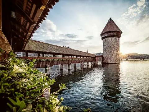 Kapellbrücke Luzern mit Wasserturm -  Foto©Luzern Tourismus 