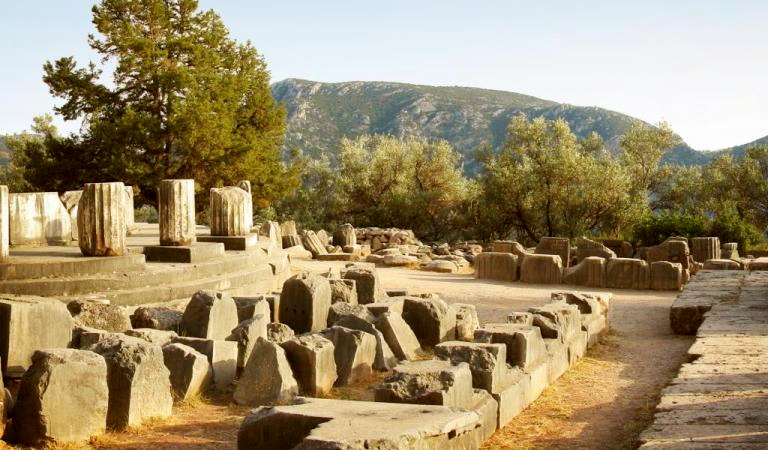 Urlaub Griechenland Reisen - delphi_-_cardaf_-_stockadobe